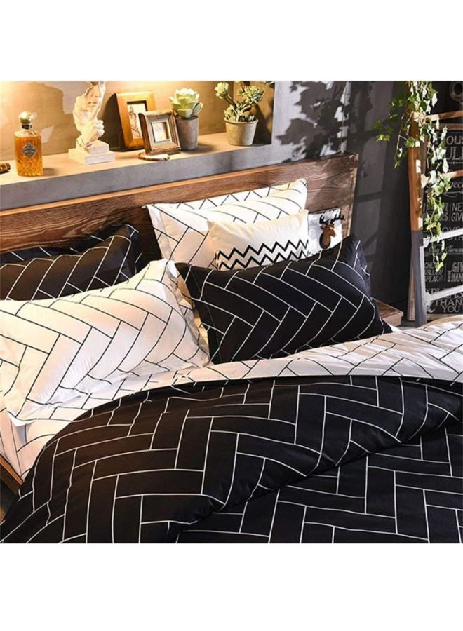 Deals for Less 6-Piece Premium Quality Super Soft King Size Bedding Set Includes 1xDuvet Cover 220x240 cm, 2xPillow Cover 48x74 cm, 1xFitted Sheet Cotton Black/White  - Image 2