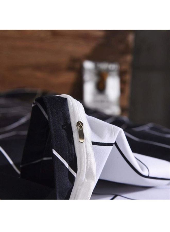 Deals for Less 6-Piece Premium Quality Super Soft King Size Bedding Set Includes 1xDuvet Cover 220x240 cm, 2xPillow Cover 48x74 cm, 1xFitted Sheet Cotton Black/White  - Image 4