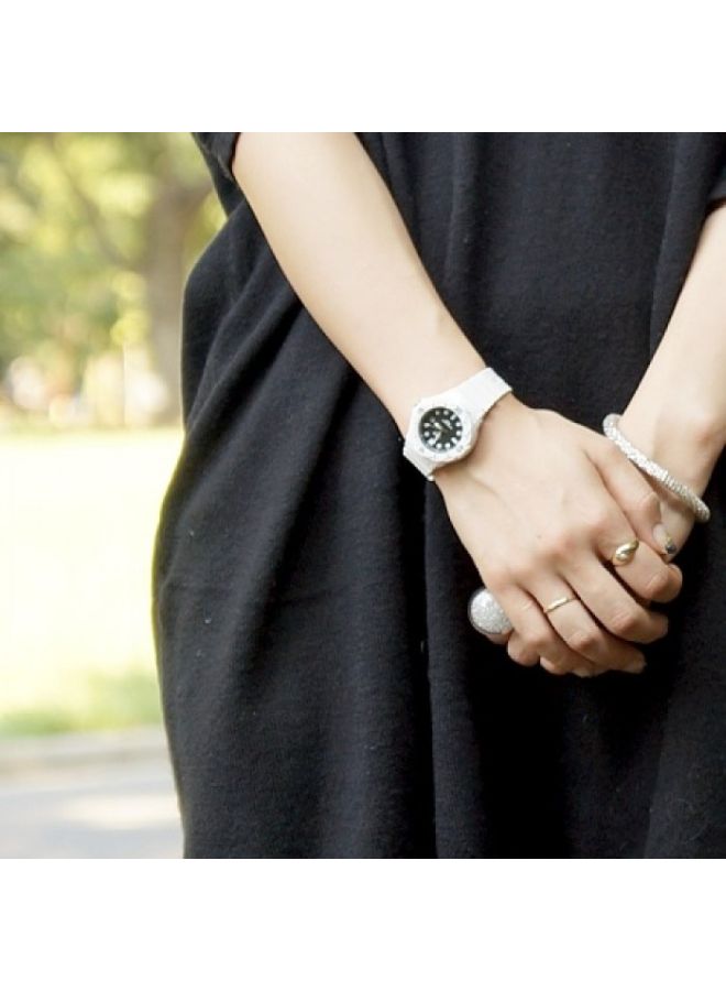 CASIO Women's Water Resistant Analog Watch LRW-200H-1E - 34 mm - White - Image 4