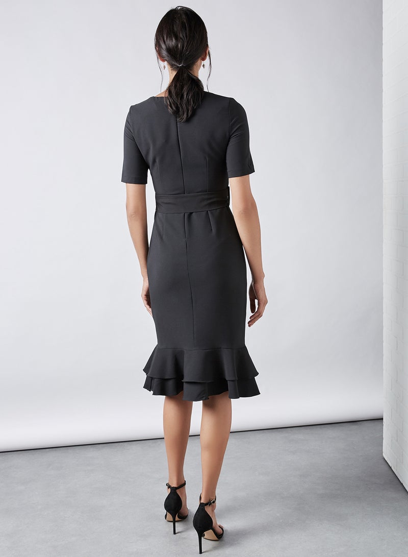 trendyol Solid Pattern Ruffled Hem Midi Dress Black  - Image 4