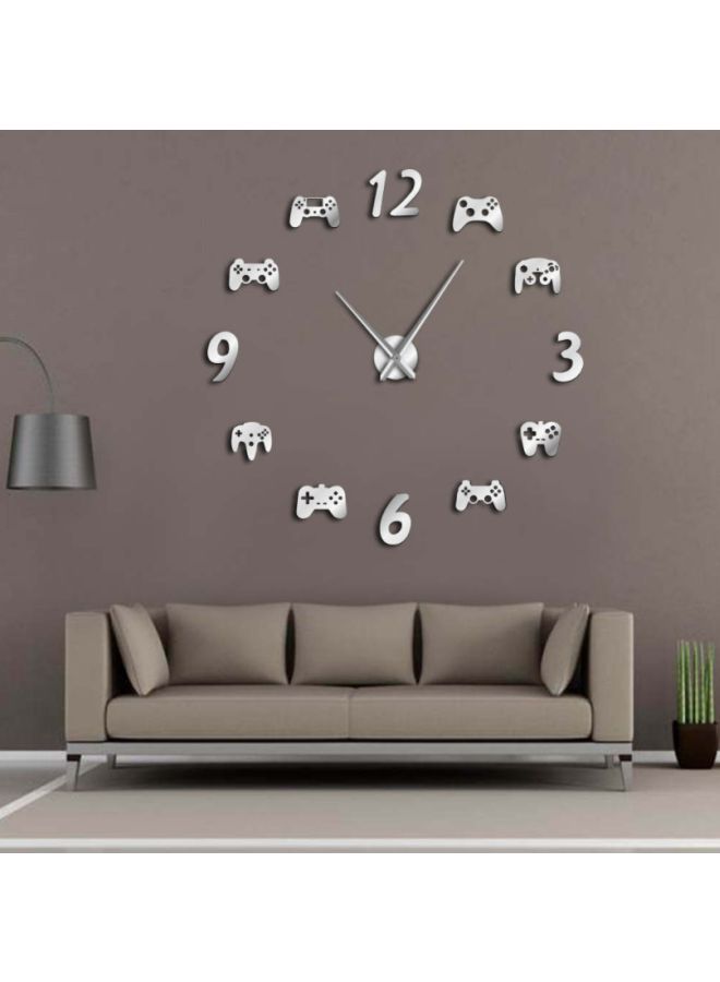 بيوينتي ساعة حائط بتصميم ذراع تحكم للألعاب يمكنك لصقها بنفسك فضي 15x10x4.5سم  - Image 3