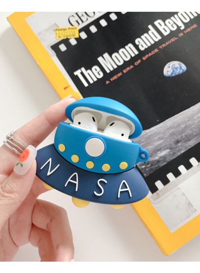 بيوينتي غطاء حماية بطبعة كلمة " NASA" لسماعة أبل آيربودز 1/2 أزرق/أبيض/أصفر - Image 3