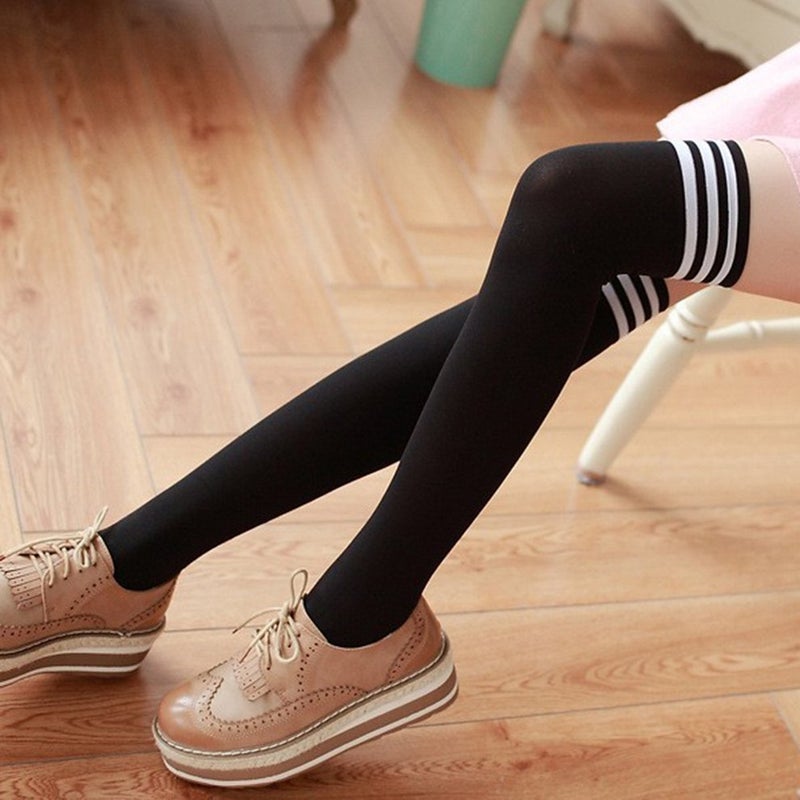 Pair Of Stripe Pattern Thigh High Socks Black/White