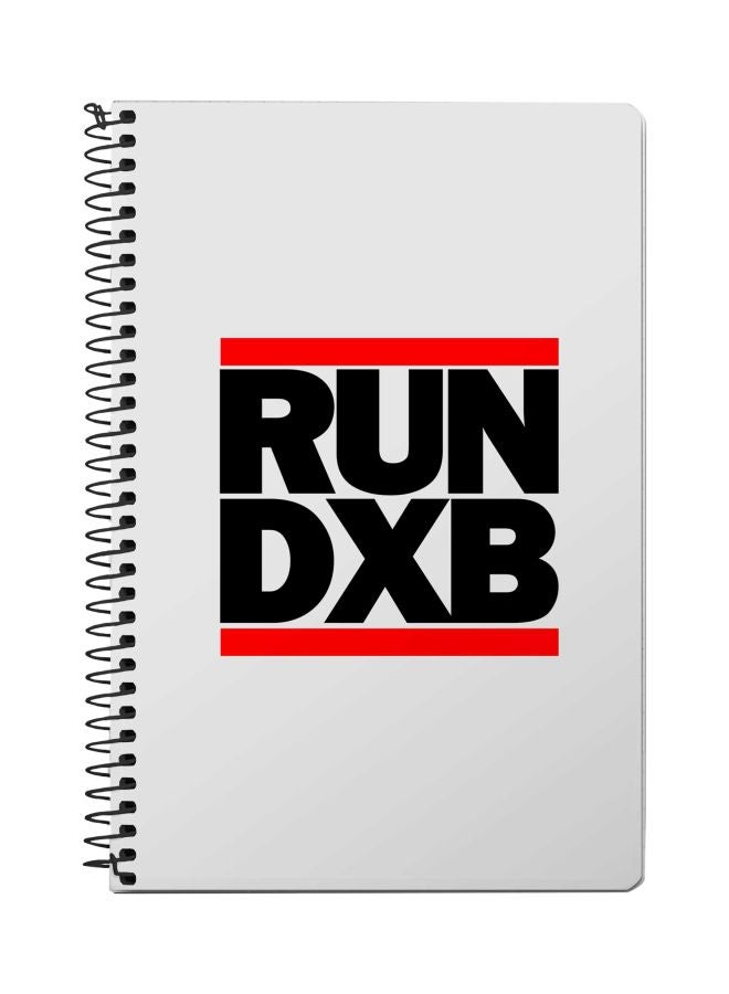 ستايلايزد دفتر ملاحظات بسلك لولبي مقاس A5 مطبوع بعبارة "Run DXB" أبيض/أحمر/أسود