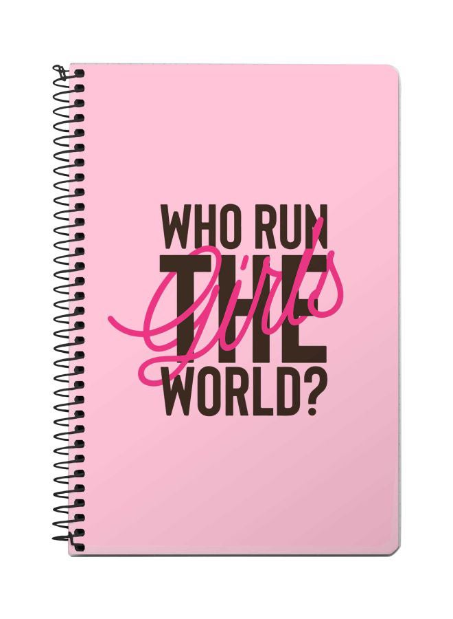 ستايلايزد دفتر ملاحظات بسلك حلزوني بطبعة "Who Run The World" قياس A5 وردي/أسود