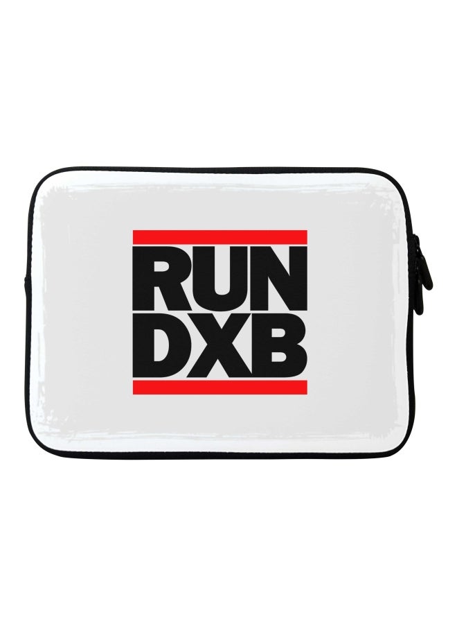 ستايلايزد حافظة مقاومة للماء بطبعة عبارة "Run Dxb" لجهاز أبل ماك بوك 15 بوصة أبيض/ أسود  - Image 1