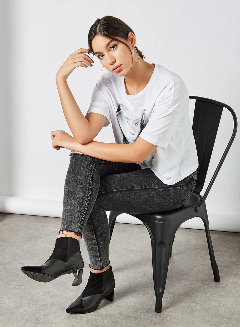NOISY MAY Relaxed Fit T-Shirt Bright White Kate Moss Print Opt 2