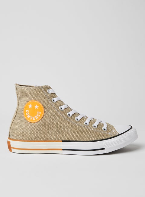 Chuck Taylor All Star Happy Camper Patch Sneakers in Khaki CHOCOLATE/TAN