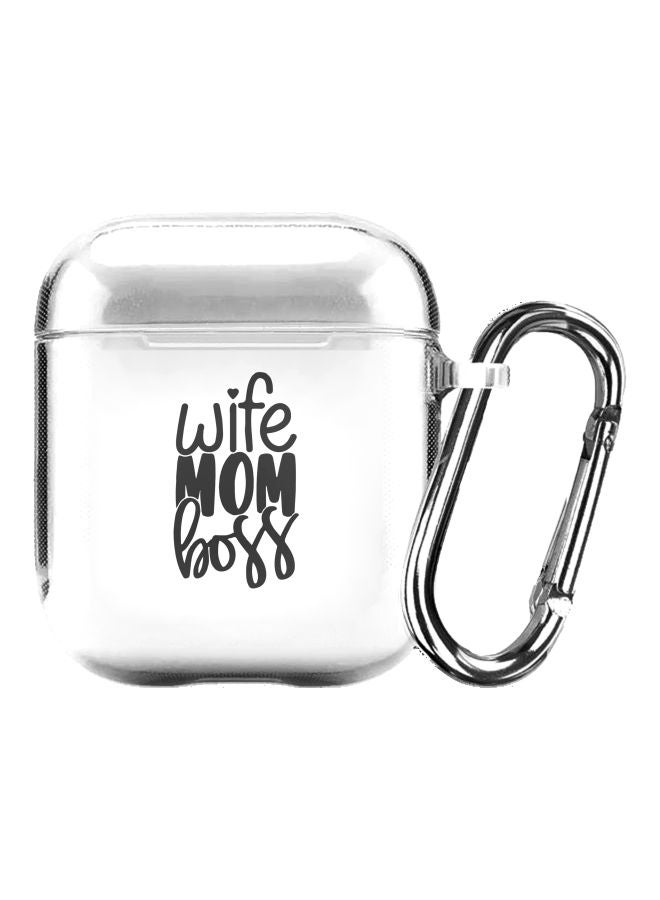 ستايلايزد حافظة واقية مزينة بطبعة "Wife Mom Boss" ومزودة بحلقة لسماعات أبل آيربودز 2‏/ 1 شفاف/ أسود - Image 1