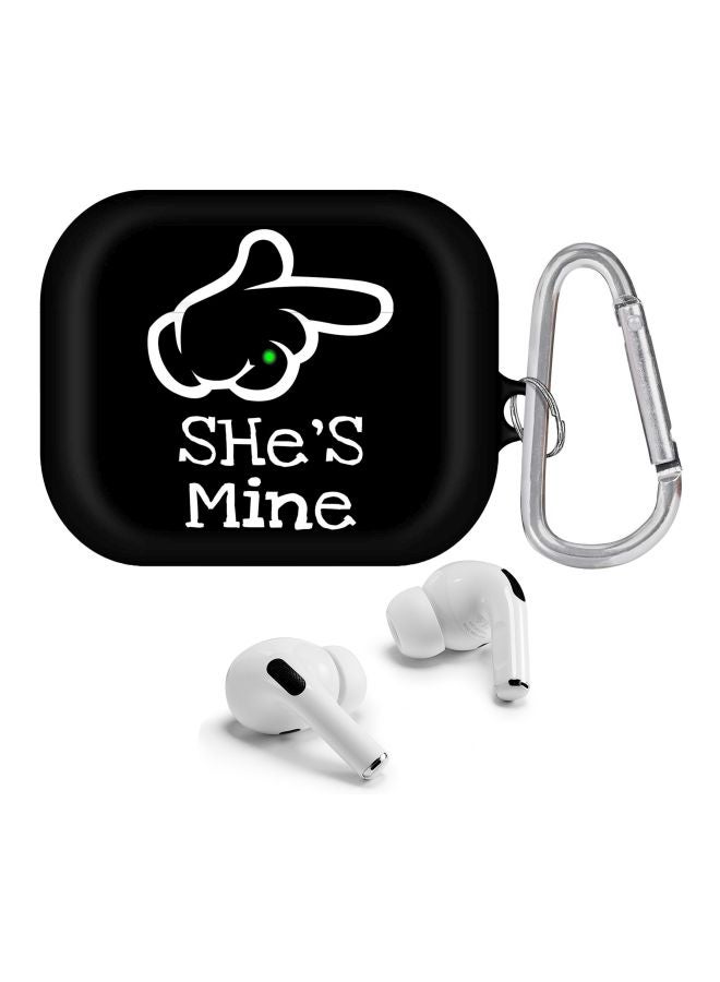 ستايلايزد علبة مزينة بعبارة "She's Mine" مع حلقة بقفل زنبركي لسماعات أبل آيربودز برو - جيل 1/ 2 (إصدار 2019) أسود/ أبيض - Image 2