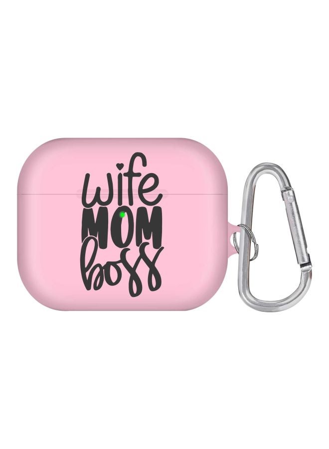 Stylizedd Wife Mom Boss Printed Protective Case With Carabiner For Apple AirPods Pro Pink/Black - Image 1