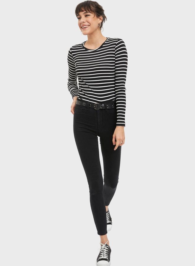 ديفاكتو بنطال جينز سكيني بخصر عال أسود - Image 4