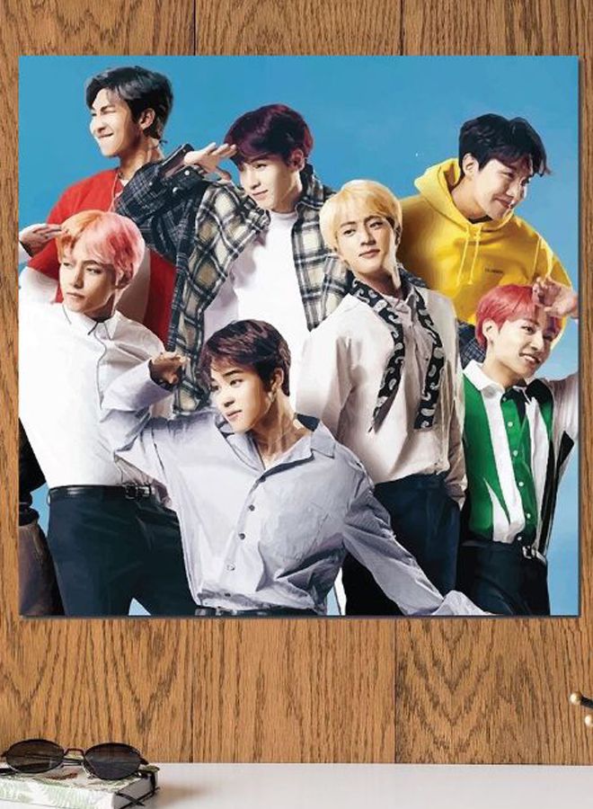أتيك لوحة فنية من خشب MDF بطبعة فرقة BTS أزرق/أبيض/ بيج 30x30سم - Image 2