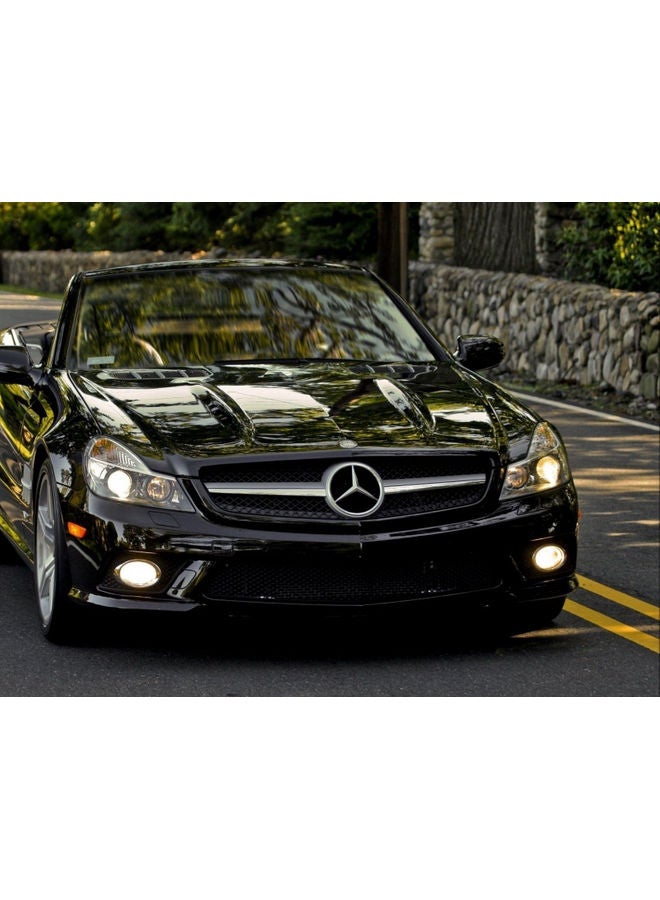 ملصق جداري ذاتي اللصق بطبعة سيارة مرسيدس بنز أسود/ أصفر/ أخضر 140x105سم
