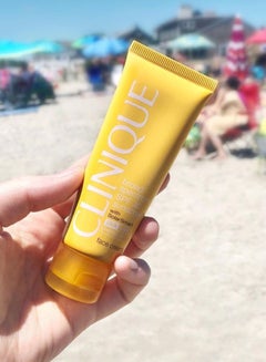 CLINIQUE Spf 50 With/Avec Solarsmart Face Cream  - Image 3