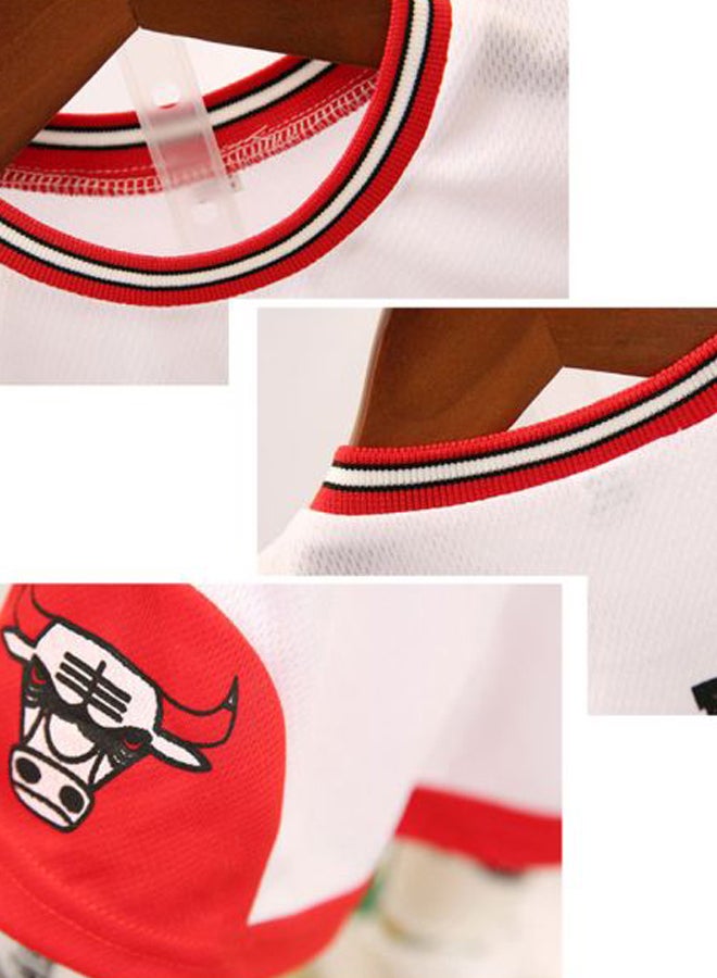 طقم شورت وتيشيرت لكرة السلة بطبعة مكتوب عليها "Bulls 23" للأطفال أبيض/أحمر/أسود - Image 5