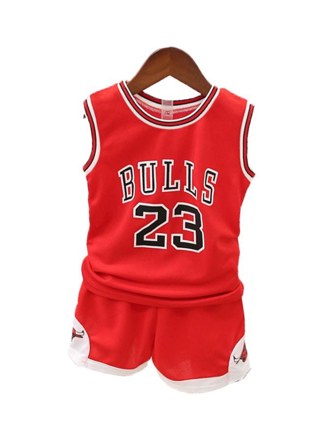 طقم شورت وتيشيرت لكرة السلة بطبعة Bulls 23 للأطفال أحمر/ أبيض/ أسود - Image 1