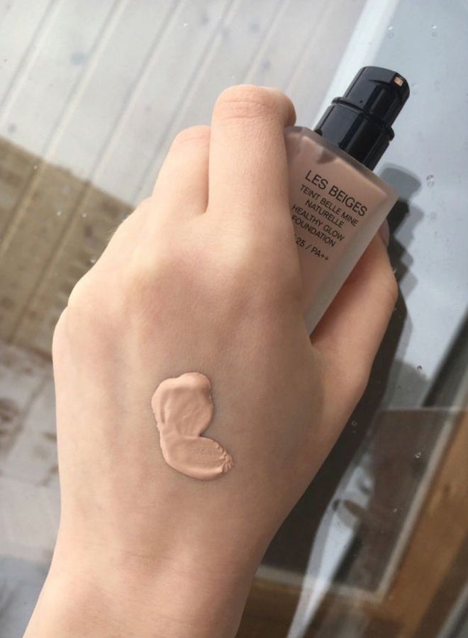 CHANEL - Les Beiges Healthy Glow Foundation SPF25 30 - Image 1