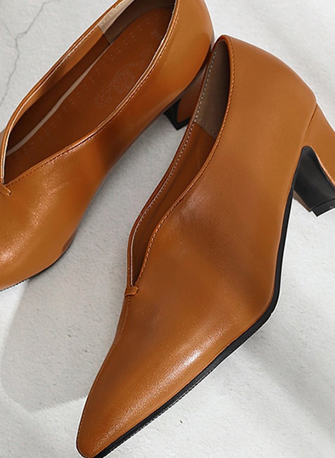 Mid-Heel Pointed Toe Pumps Brown  - Image 2