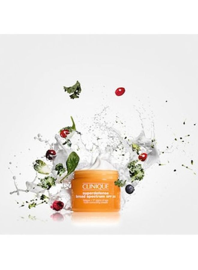 كلينيك كريم تصحيح متعدد سوبر ديفينس بعامل حماية من أشعة الشمس الضارة 25 أبيض 50ملليلتر - Image 5
