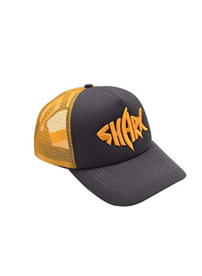 فايتر جيفتس قبعة مطرزة برسمة سمكة قرش أسود/ أبيض - Image 3