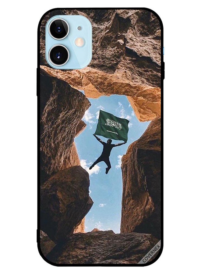 كوفرنيكس غطاء حماية واق لهاتف أبل آيفون 12 بطبعة شخص يقفز بين الجبال ويحمل علم السعودية - Image 1