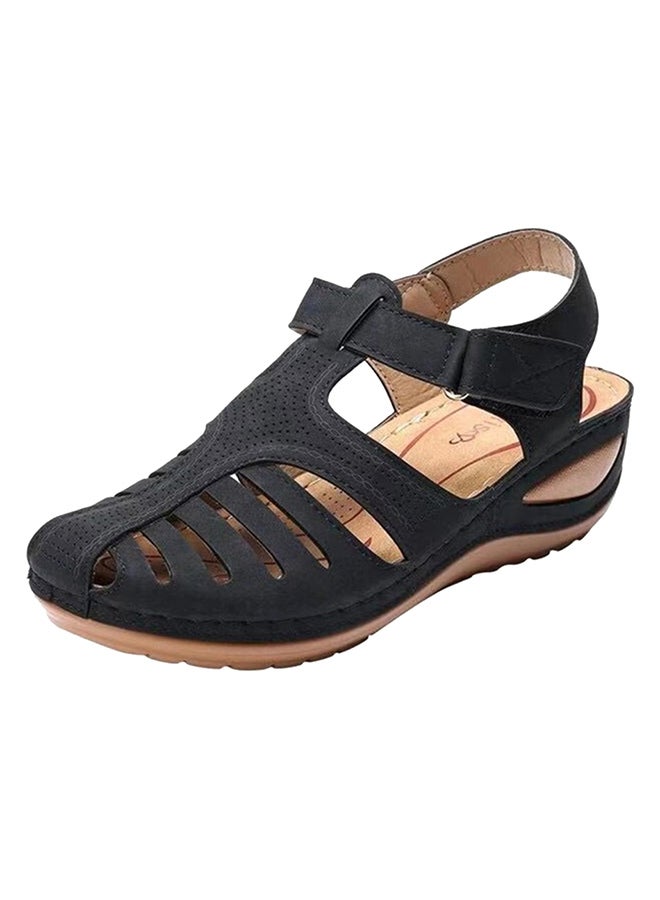 Retro Sandals Holes Shoes Black - Image 1