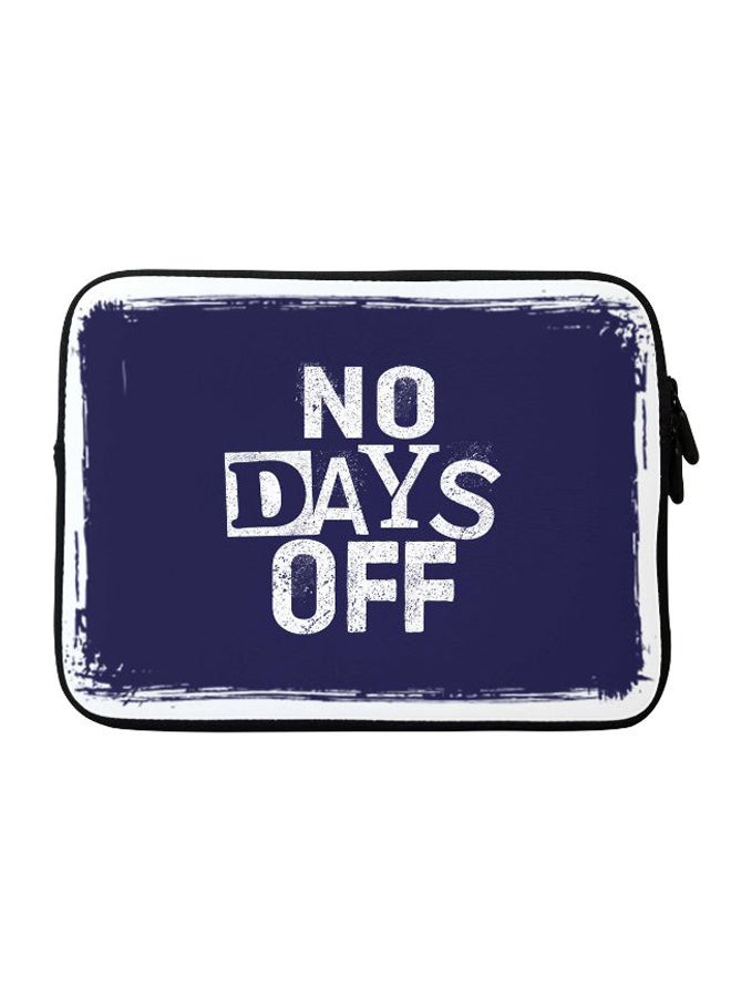 ستايلايزد حافظة بطبعة عبارة "No Days Off" للابتوب أبل ماك بوك مقاس 15 بوصة أزرق/ أبيض/أحمر - Image 1