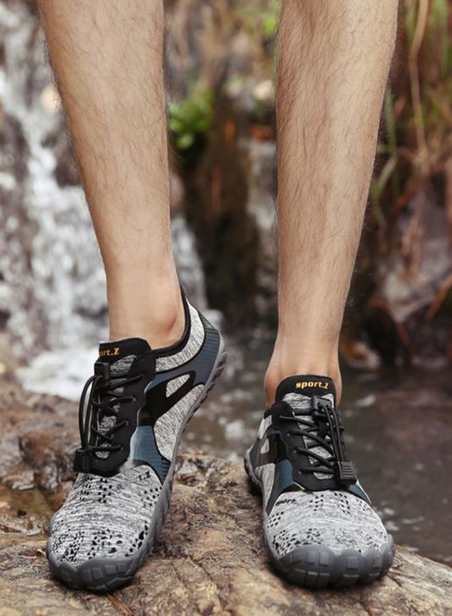 Generic Breathable Waterproof Shoes 25.0x18.0x5.0cm - Image 1