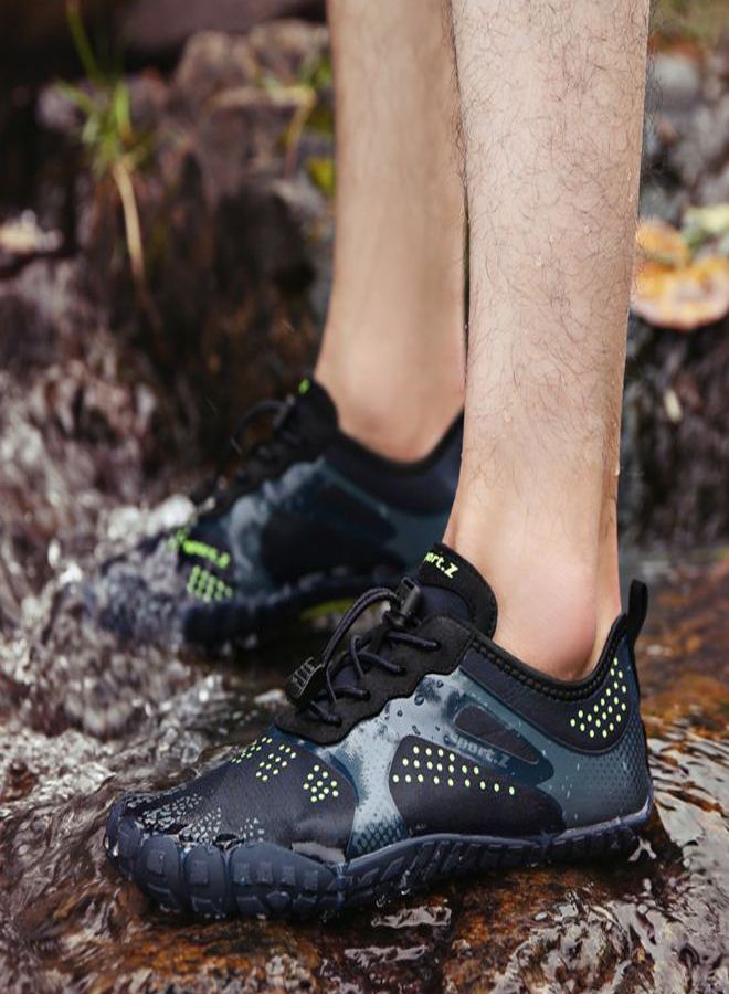Generic Breathable Waterproof Shoes 25.0x18.0x5.0cm  - Image 1