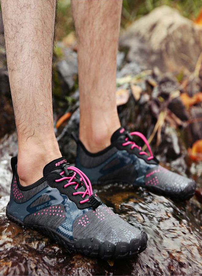 Generic Breathable Waterproof Shoes 25.0x18.0x5.0cm - Image 1