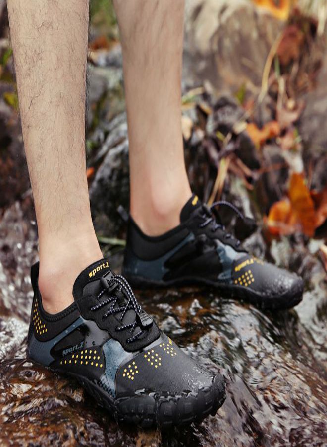 Generic Breathable Waterproof Shoes 25.0x18.0x5.0cm  - Image 1