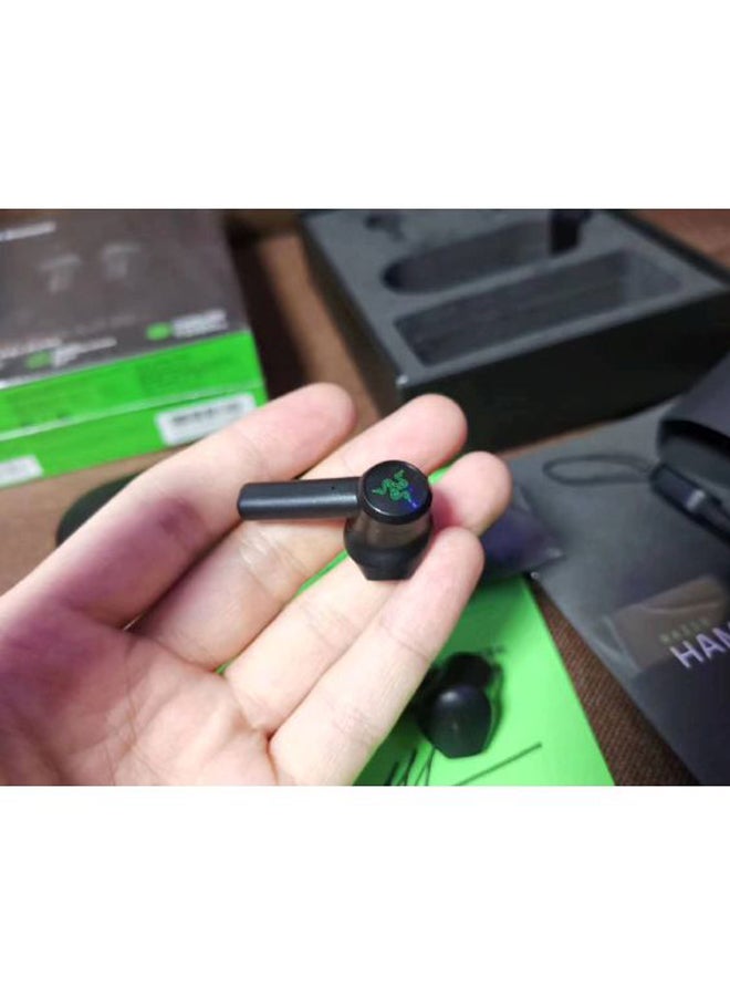 ريزر سماعات أذن داخلية تدعم تقنية البلوتوث مع علبة شحن أسود - Image 4