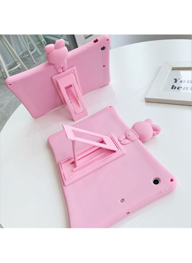 لاكي غطاء حماية من السيليكون بتصميم رسومات كرتونية مع مسند لجهاز هواوي ميت باد برو وردي - Image 2