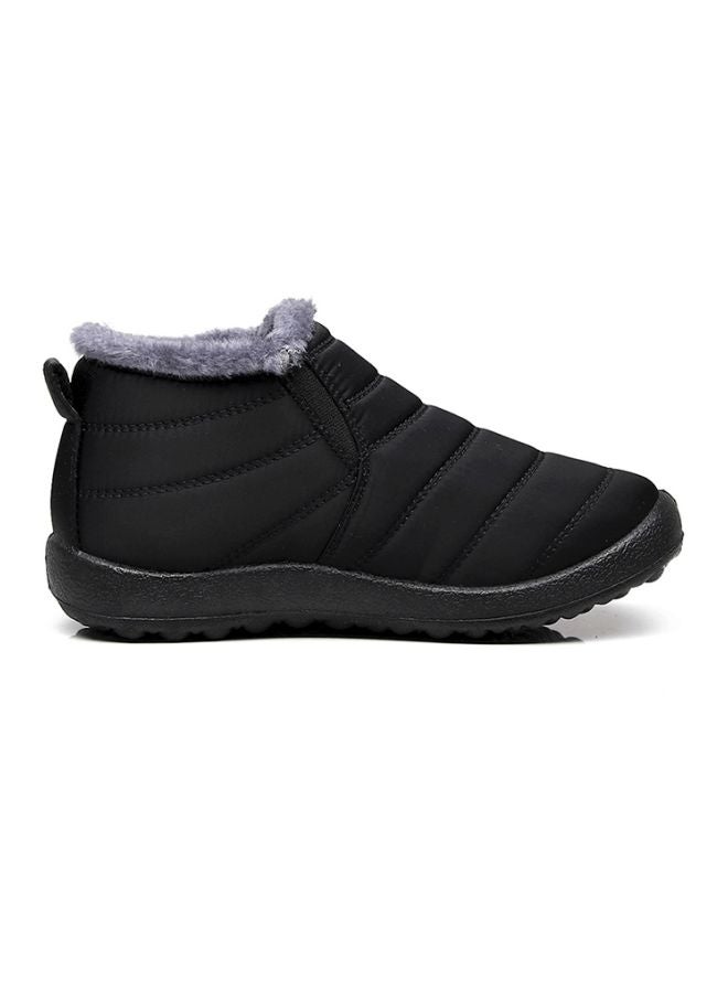 Women’s Waterproof Low Top Sneakers Black  - Image 1