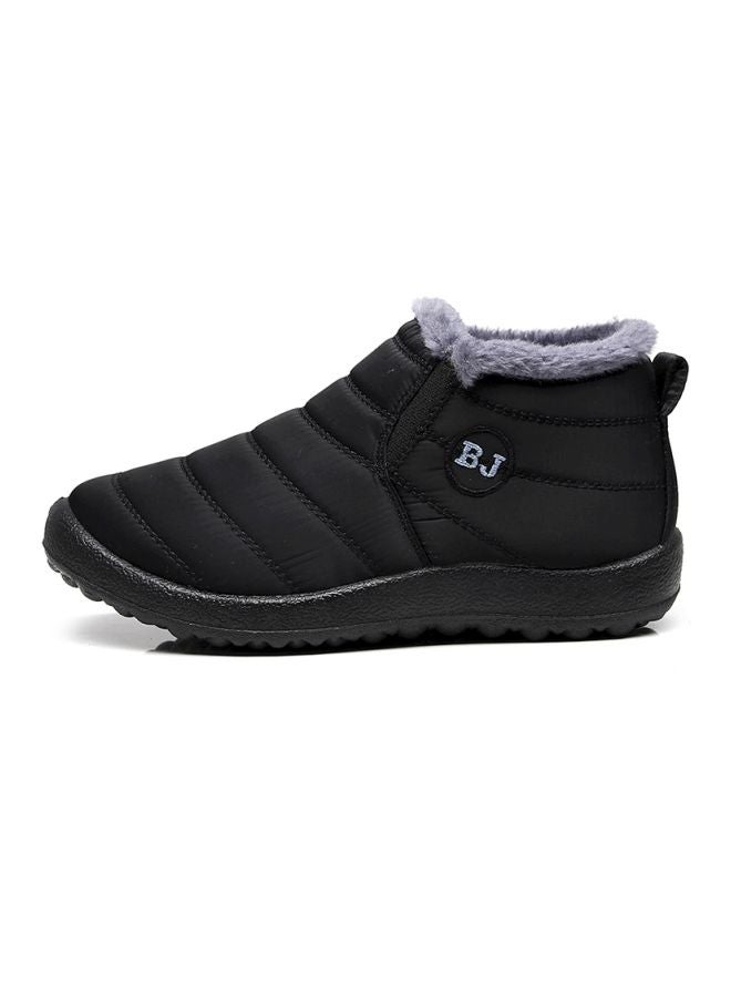 Women’s Waterproof Low Top Sneakers Black  - Image 3