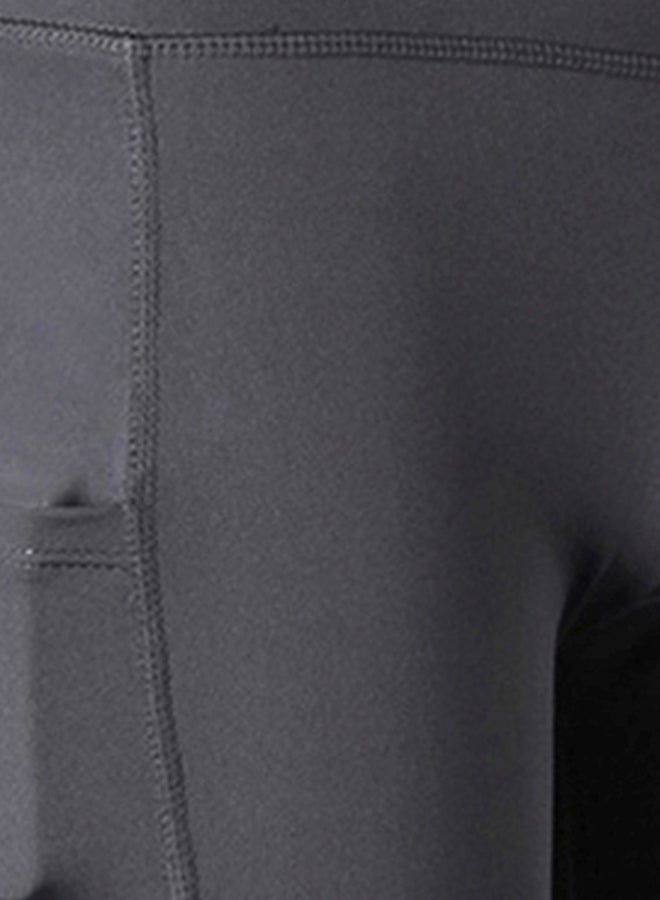 شورت يوجا بخصر مرتفع وجيوب جانبية رمادي - Image 3