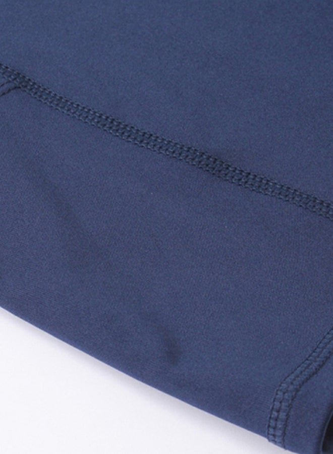 شورت سادة مزين بجيوب أزرق داكن - Image 4