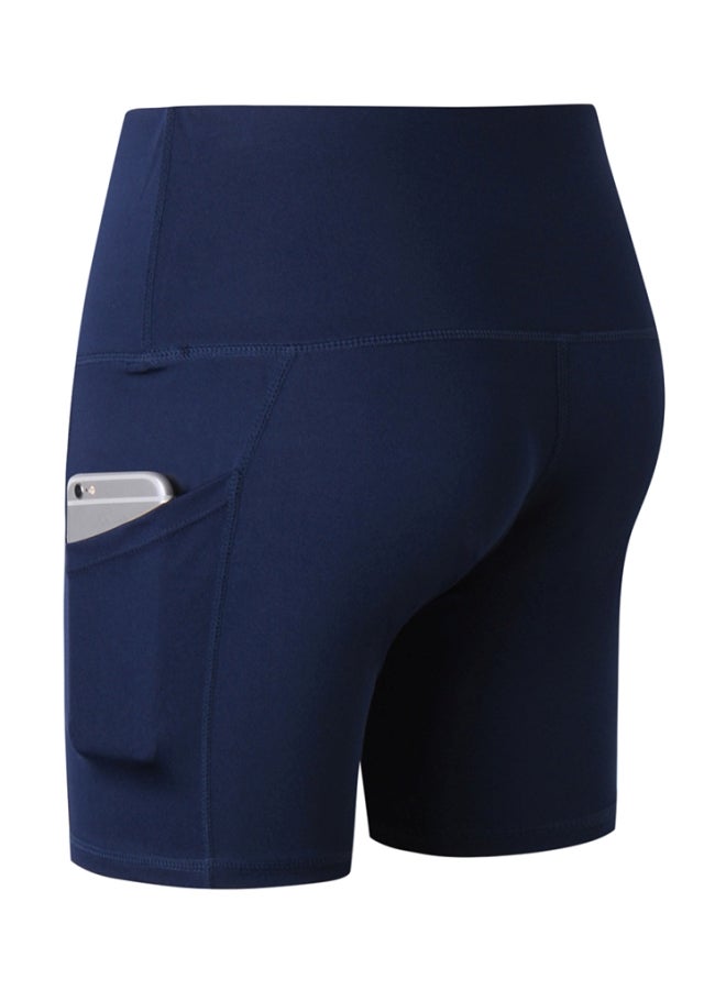 شورت سادة مزين بجيوب أزرق داكن - Image 2