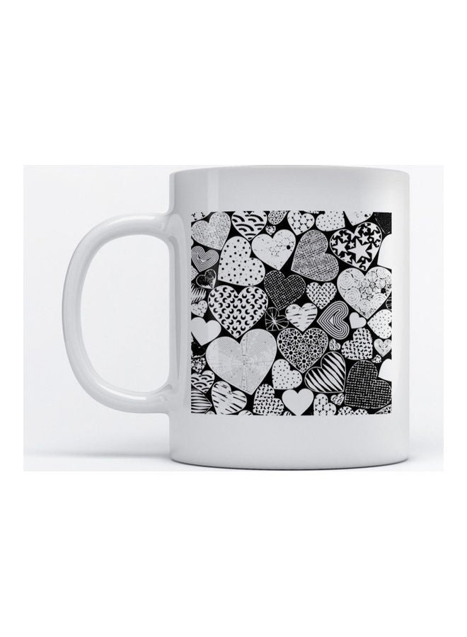 أتيك مج للقهوة والشاي بتصميم قلوب أبيض