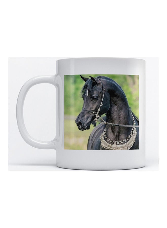 مج للقهوة والشاي مطبوع عليه صورة حصان عربي أبيض