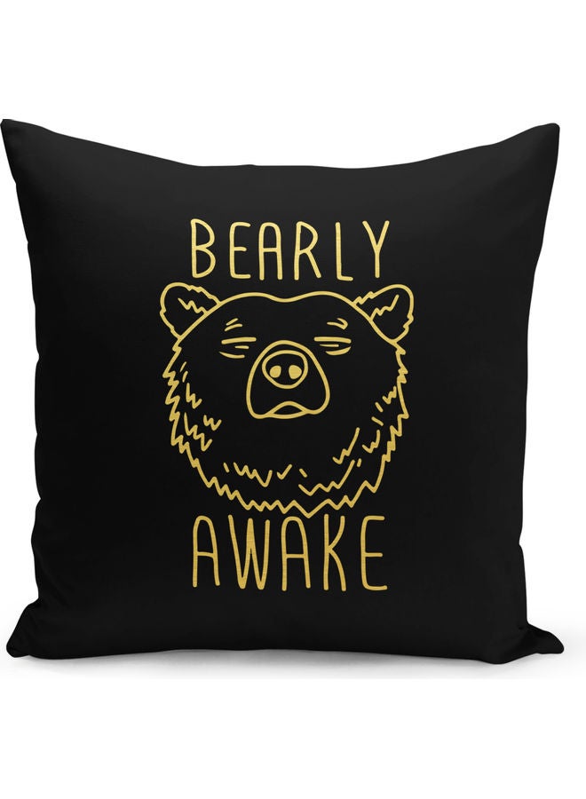 وسادة زينة مطبوع عليها عبارة مضحكة "Bearly Awake" أسود/ذهبي 40x40سم  - Image 1