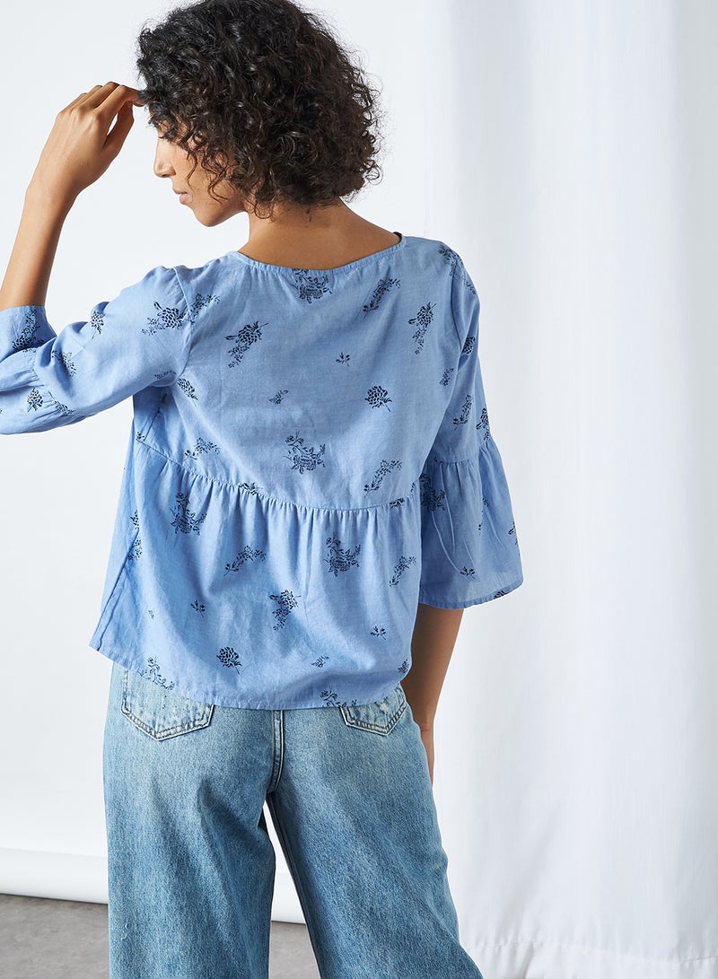 FAME FOREVER Printed V-Neck Top Blue  - Image 4