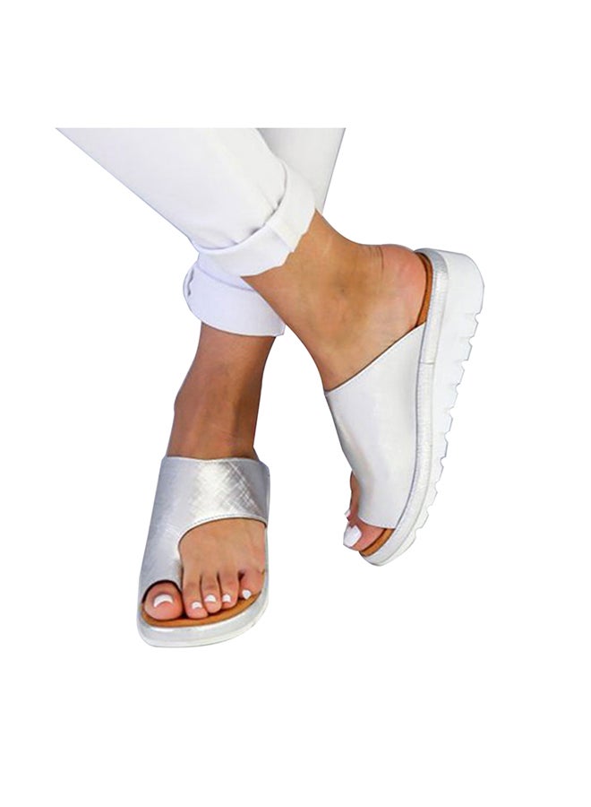 شبشب صيفي فضي