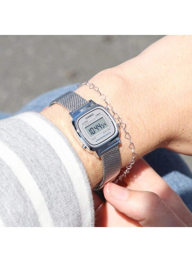 كاسيو ساعة يد رقمية فينتدج مقاومة للماء طراز LA670WEM-7EF للنساء - Image 5
