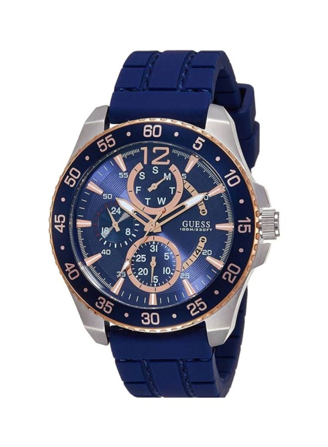 GUESS Men's Water Resistant Analog Watch W0798G2 - Image 1