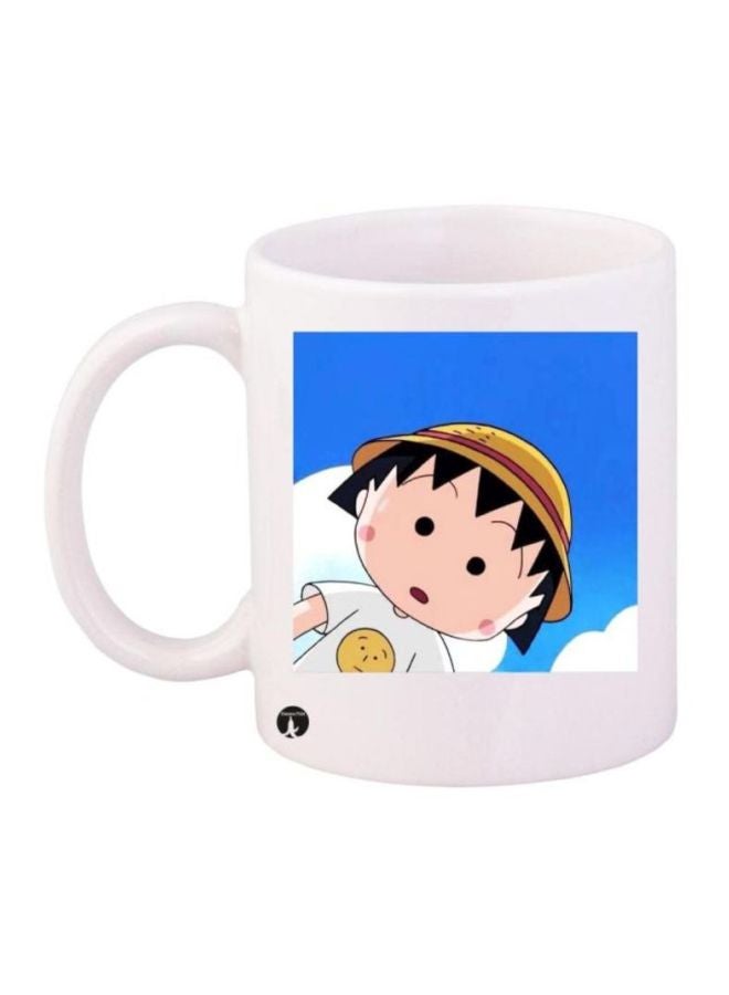 مج قهوة مزين بطبعة مستوحاة من سلسلة الأنمي "Chibi Maruko Chan" أبيض/أزرق/أصفر