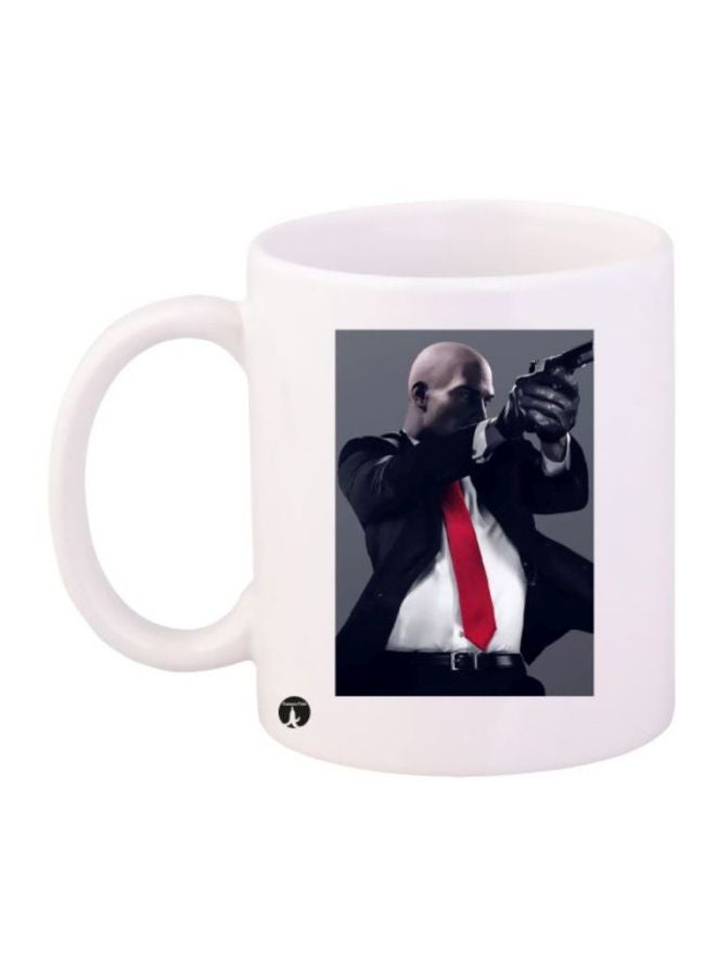 مج قهوة بطبعة مستوحاة من لعبة "Hitman" أبيض/أسود/أحمر