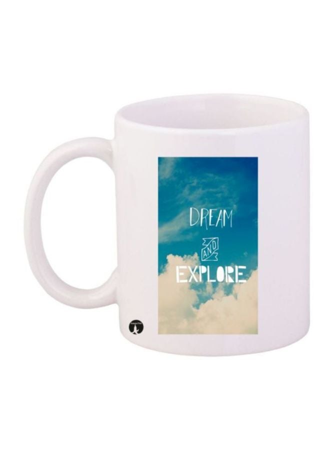مج قهوة بطبعة عبارة Dream Explore أبيض/أزرق