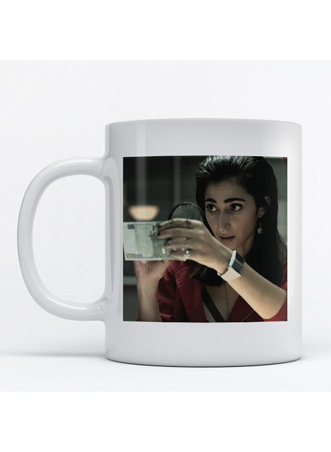 مج مطبوع عليه عبارة "La Casa De Papel" أبيض